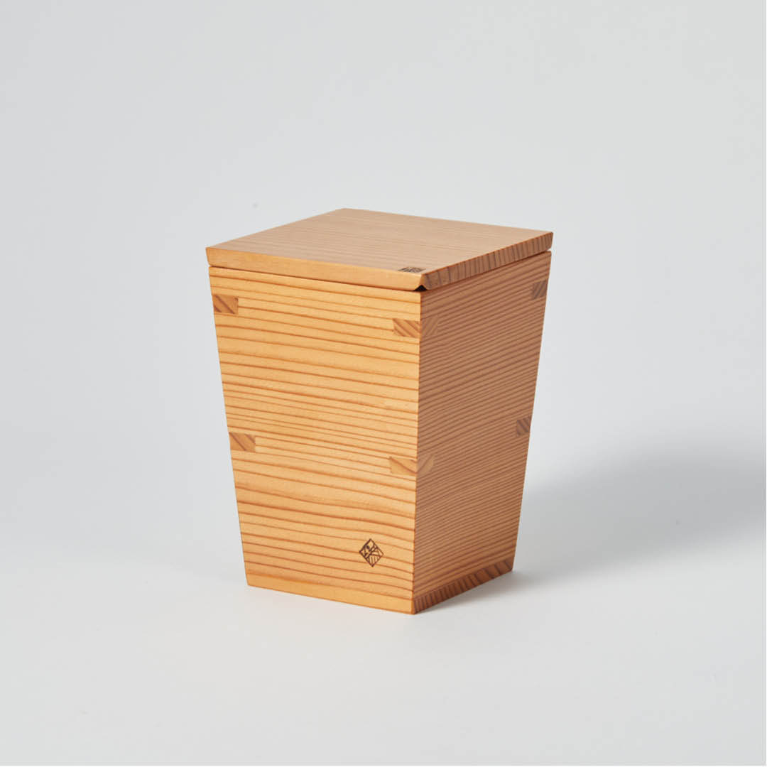 “Omoeraku” Nikko Cedar Tokkuri, upward angled view