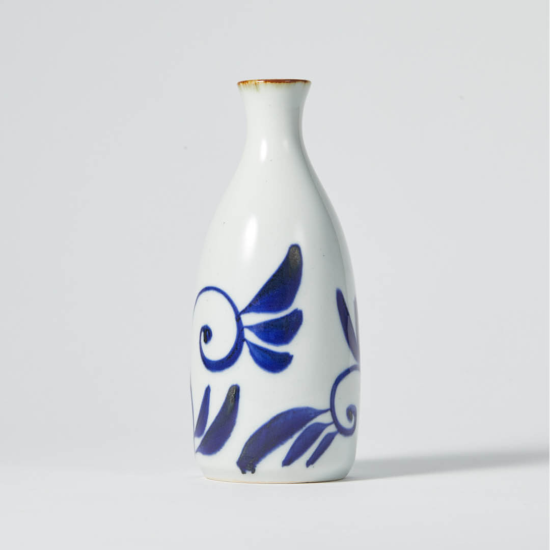 “Shohogama” Somekarakusa Tokkuri, side view