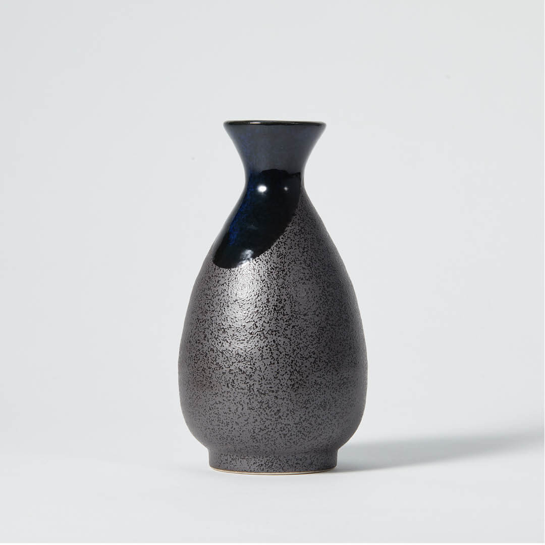 “Mino no Takumi” Black Tokkuri With Blue Drip Glaze and Gold Interior, side view