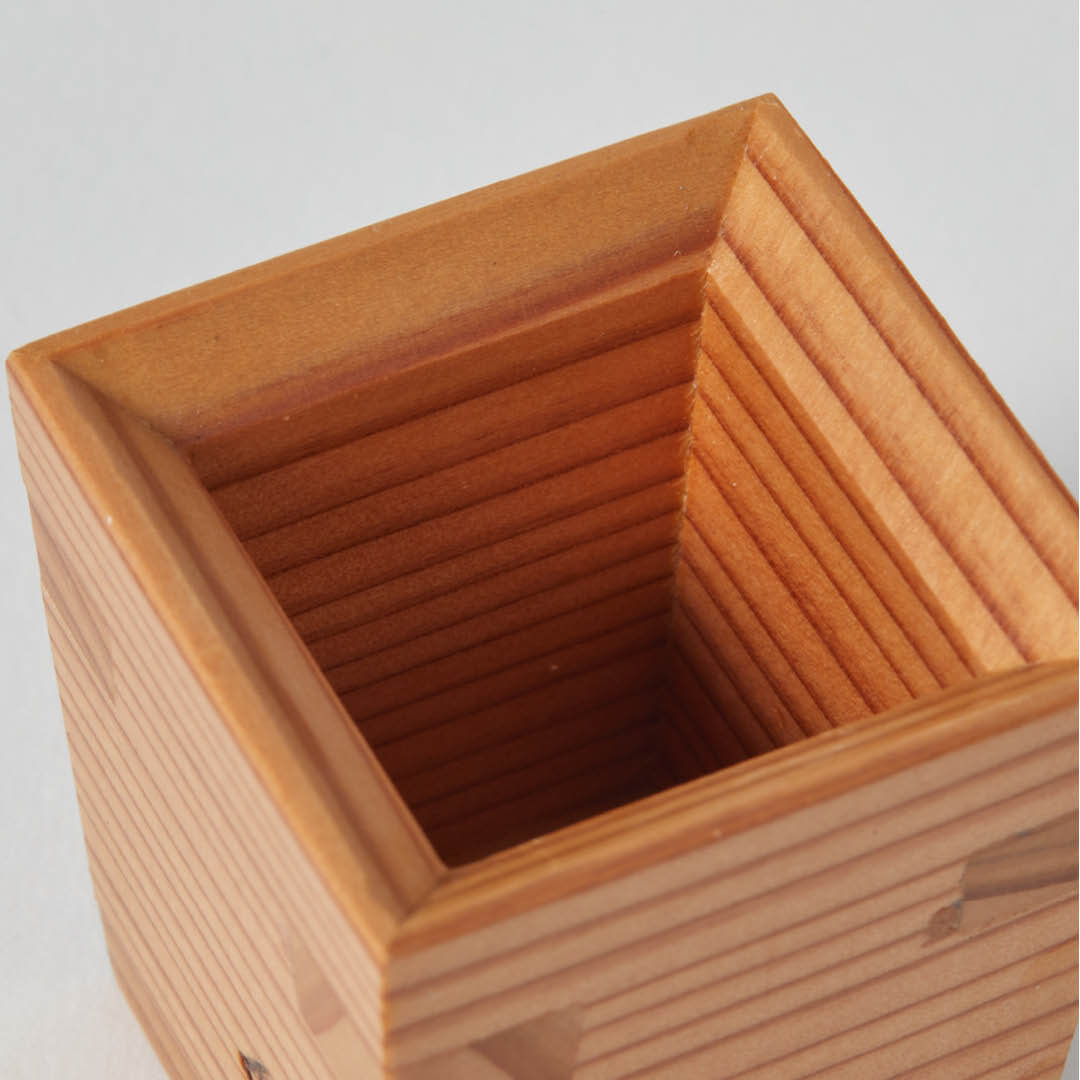 “Omoeraku” Nikko Cedar Sakazuki Cup, upward angled close view