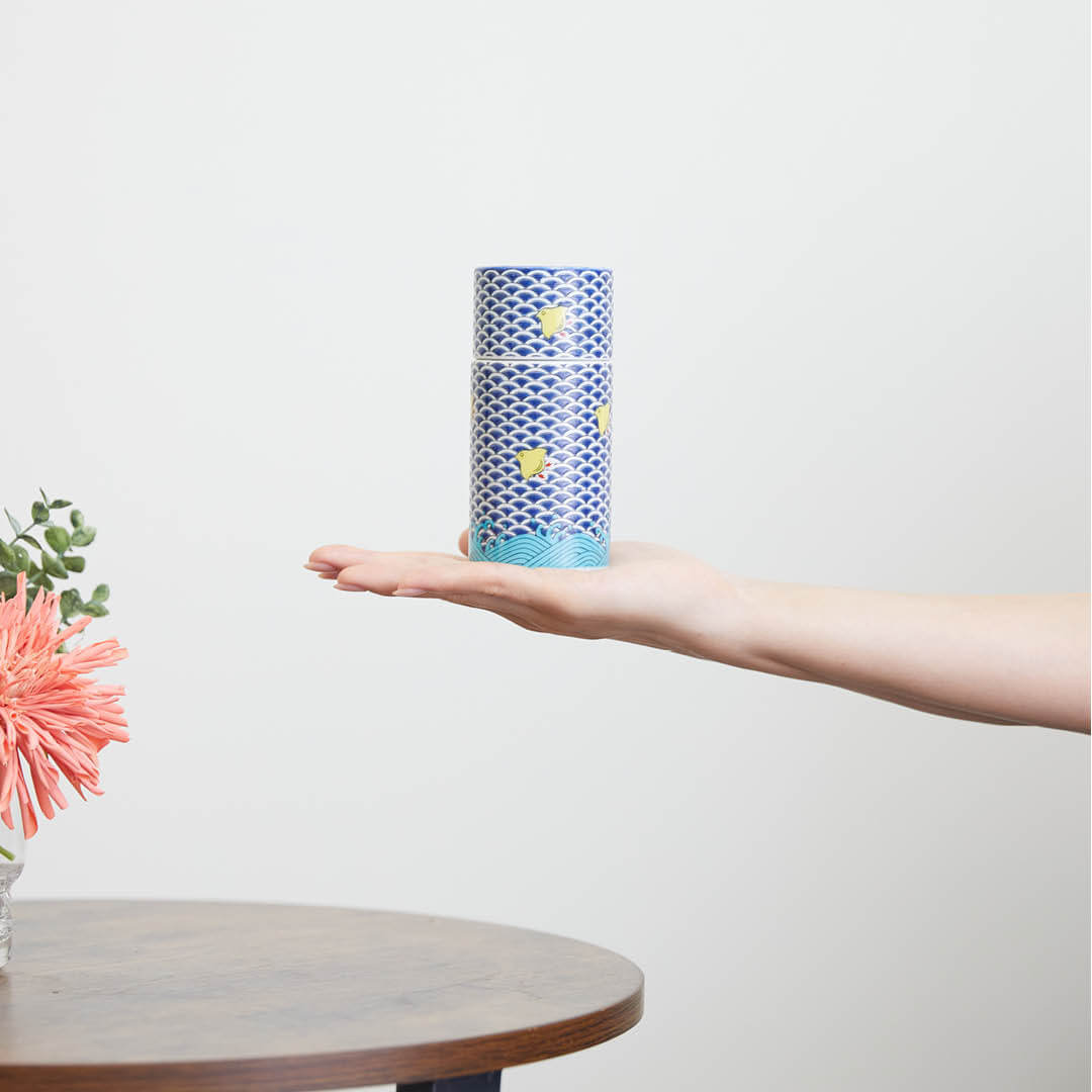 “Seikou” Sakazutsu Sake Set (Chidori blue), on a hand