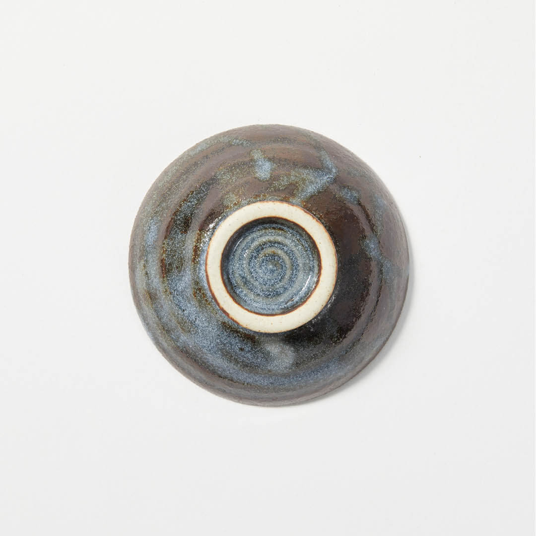 Sorisakazuki Cup With White Swirl, bottom view